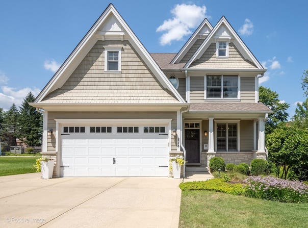 513 W CHICAGO Avenue, Hinsdale, IL 60521