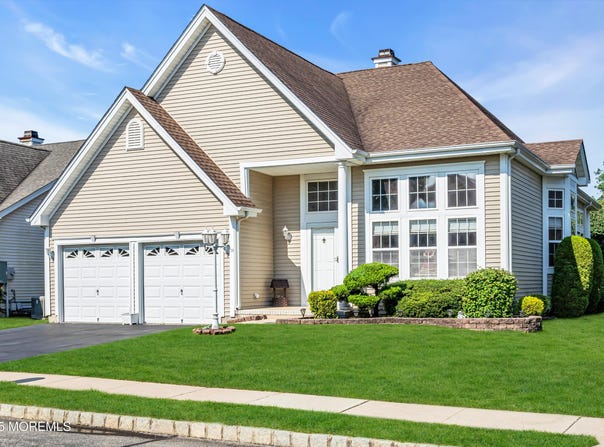 35 Lakeland Drive, Barnegat, NJ 08005