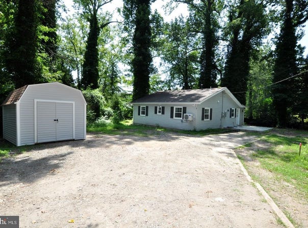 5 ROBERTS, EASTAMPTON, NJ 08060