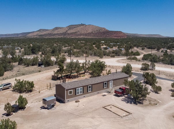 27491 San Juan Lane, Seligman, AZ 86337