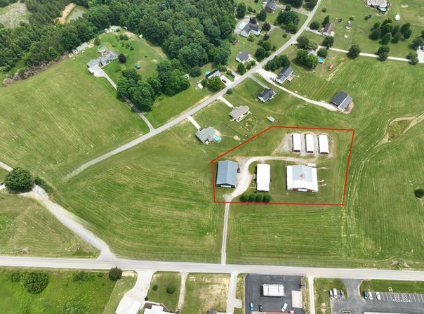 5689 State Highway 290, McKee, KY 40447