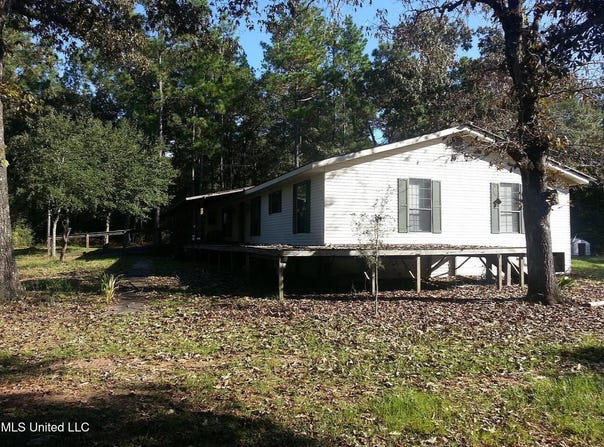 122 Hunter Lane, Lucedale, MS 39452