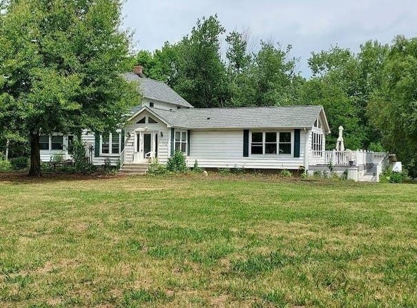 23715 Hoeppner Lane, Woodburn, IN 46797