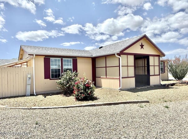 20371 E Sierra Drive, Mayer, AZ 86333