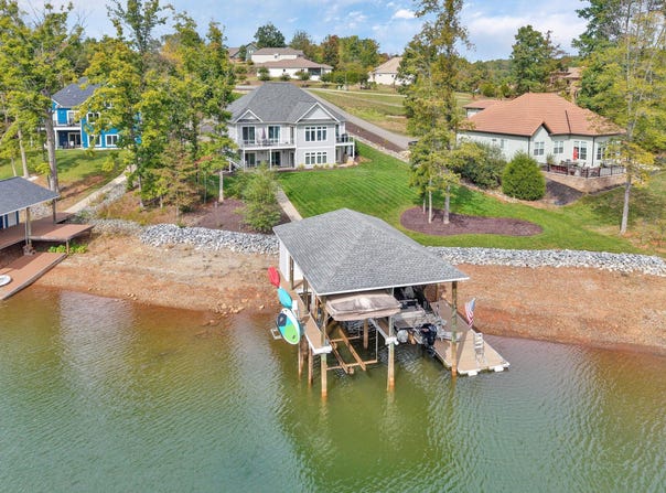 324 Blue Heron Rd, Wirtz, VA 24184