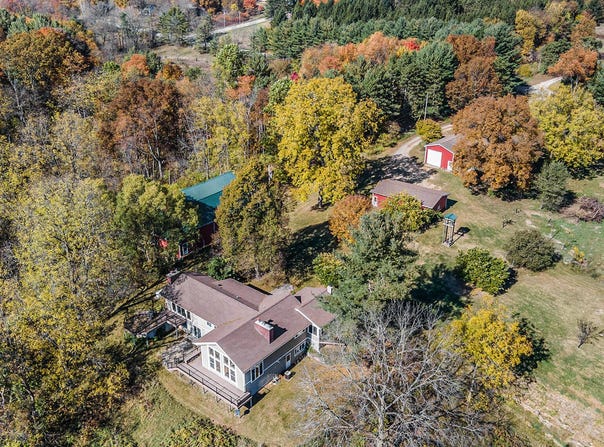 2347 W W. Dowling Road Road, Delton, MI 49046