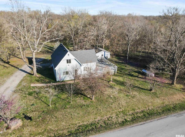 125 Central Hill Road, Grantsburg, IL 62943-2033