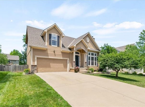 16122 W 157th Street, Olathe, KS 66062