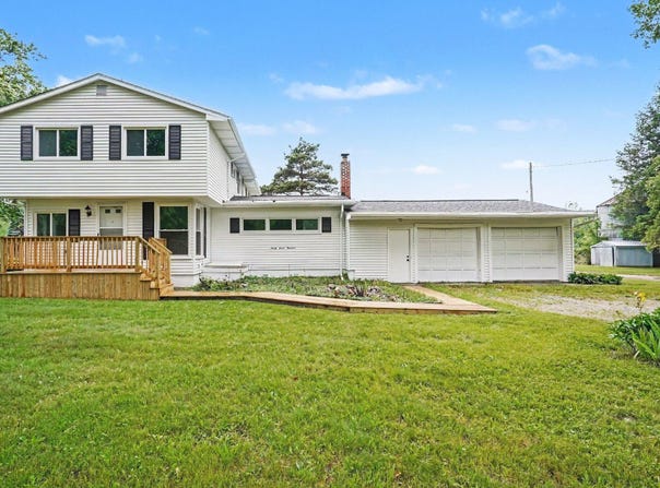9700 Fenner Road, Perry, MI 48872