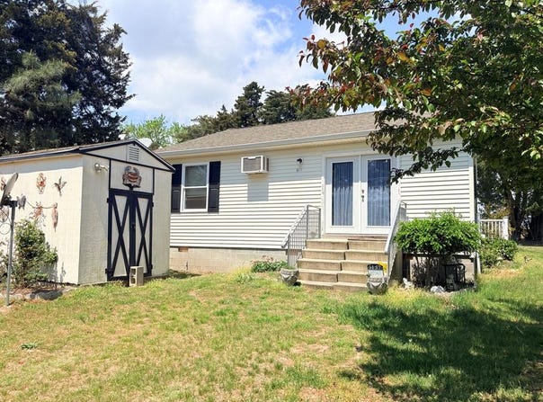 5157 BLUEPOINT DR, HORNTOWN, VA 23395