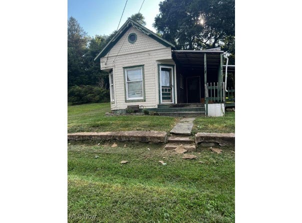 135 S Valley Street, Corning, OH 43730