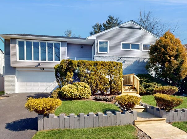 874 Woodmere Drive, North Woodmere, NY 11581