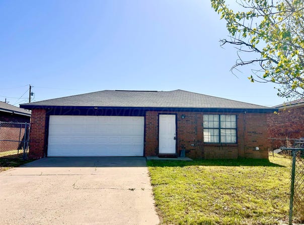 1105 S WOODLAND Street, Amarillo, TX 79104-2630