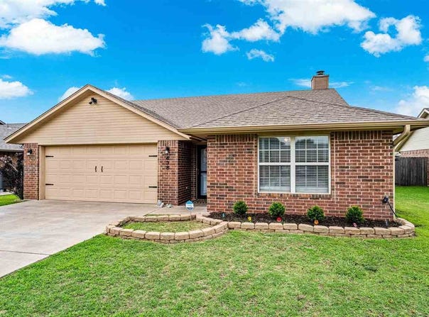 438 NW Granite Ave, Cache, OK 73527