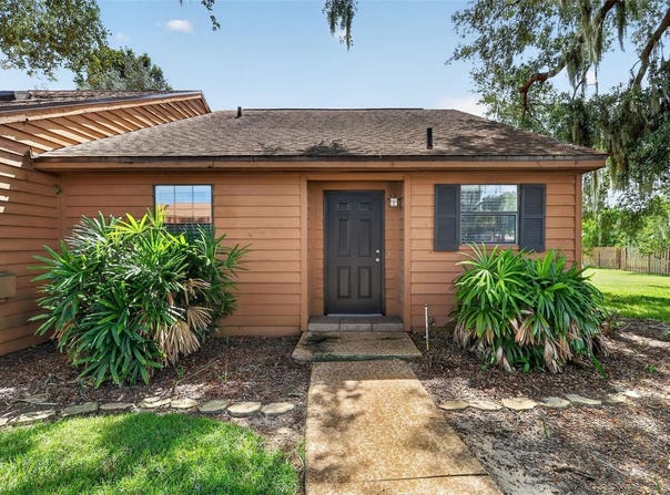 4 COVE Lane, EUSTIS, FL 32726