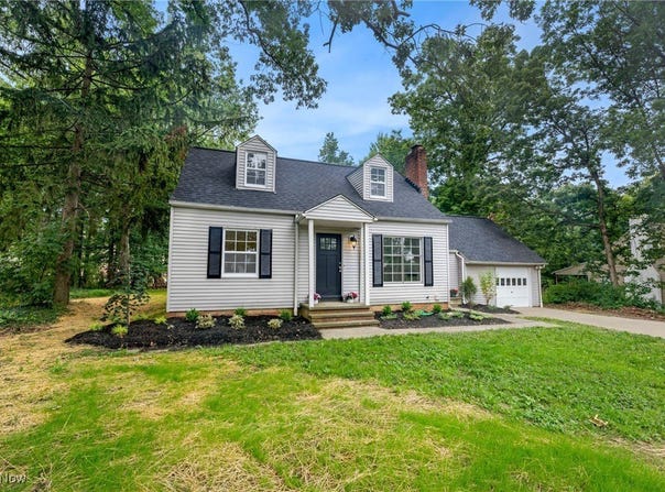 6431 W Ridgewood Drive, Parma, OH 44129