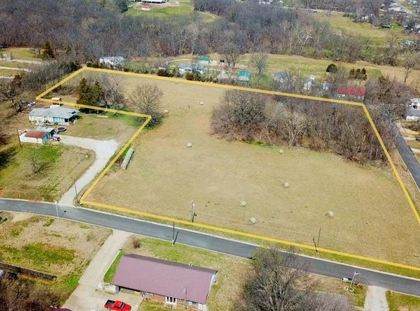 Highland, Carrollton, MO 64633