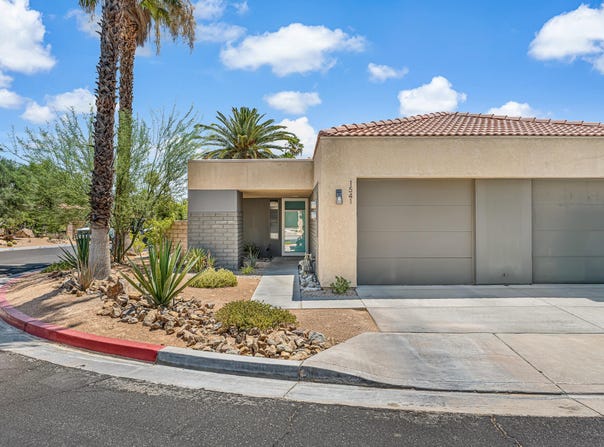 1541 Sunflower Court N, Palm Springs, CA 92262