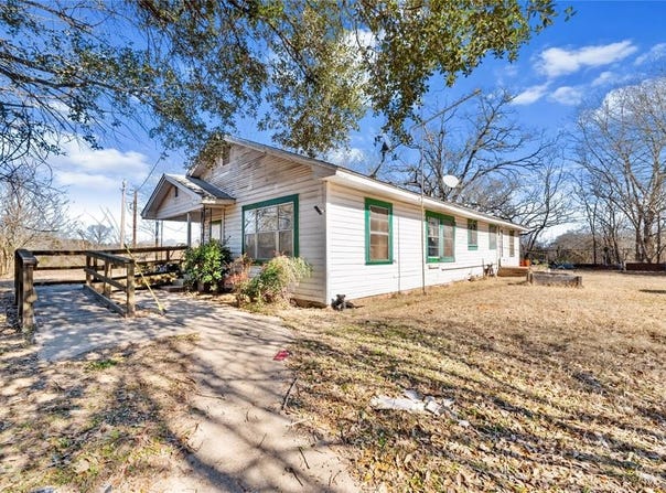 825 COUNTY ROAD 2511, Naples, TX 75568