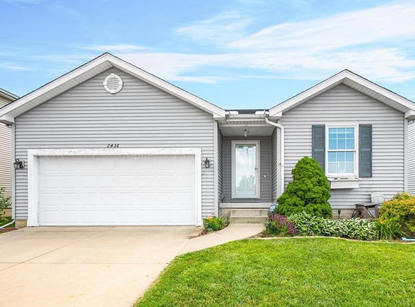 2436 Grey Fox Trail, Bloomington, IL 61705