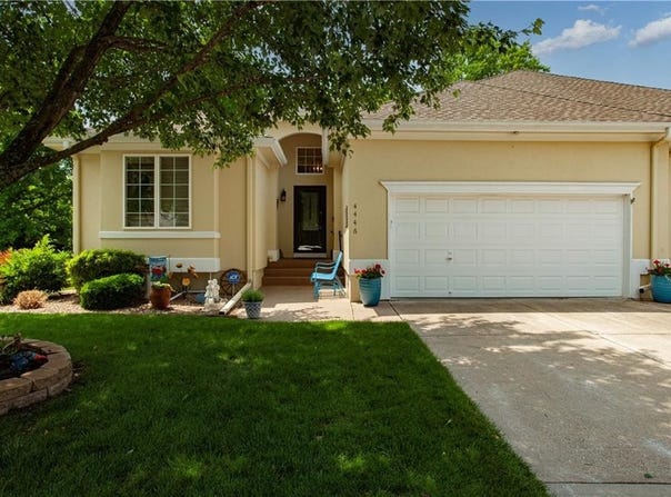 4446 S Davidson Drive, Independence, MO 64055