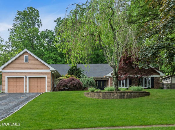 20 Foxwood, Middletown, NJ 07748