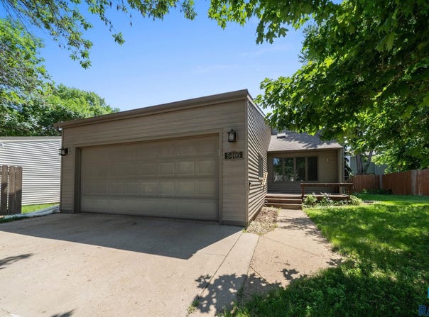 5405 W Chelsea Dr, Sioux Falls, SD 57106