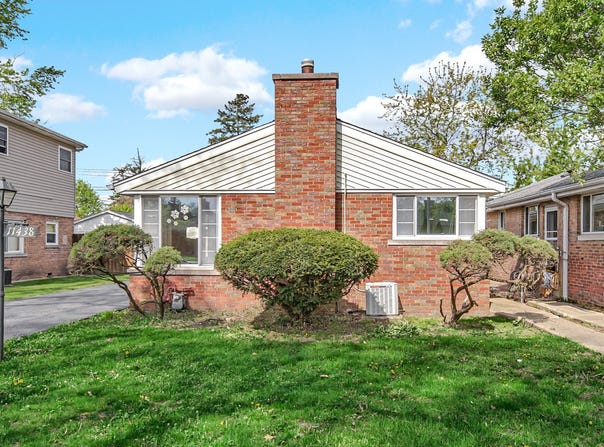 11438 S Maplewood Avenue, Chicago, IL 60655