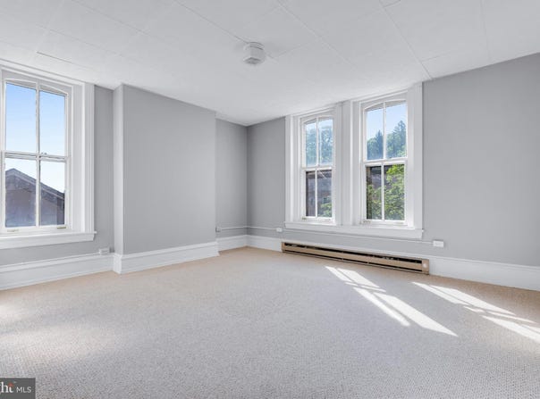 900 MAHANTONGO STREET, POTTSVILLE, PA 17901