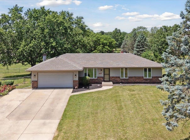 11740 WAGON, ROSCOE, IL 61073