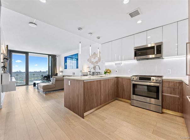 13101 40th Road, Flushing, NY 11354