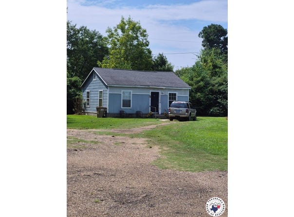 8 Meade Place, Hooks, TX 75561