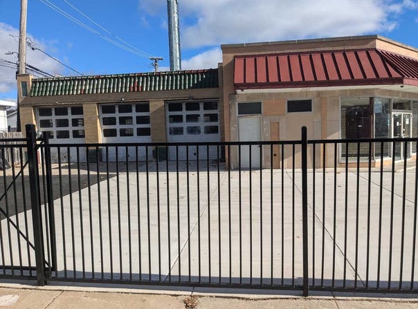7556 W Addison Street, Chicago, IL 60634