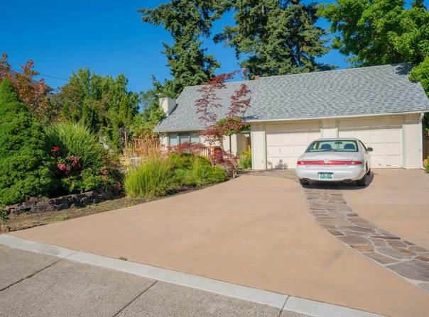 1277 Gardendale Avenue, Medford, OR 97504