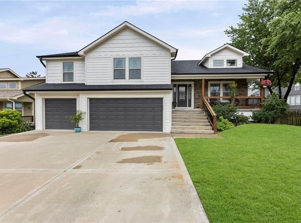 21431 W 47th Terrace, Shawnee, KS 66218