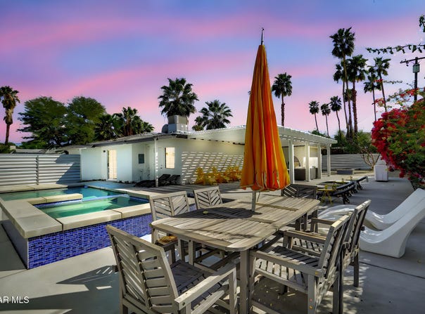 677 Highland Drive, Palm Springs, CA 92264