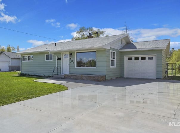 489 W Borah Ave, Twin Falls, ID 83301