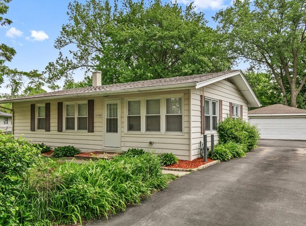 15403 Cherry Lane, Markham, IL 60428