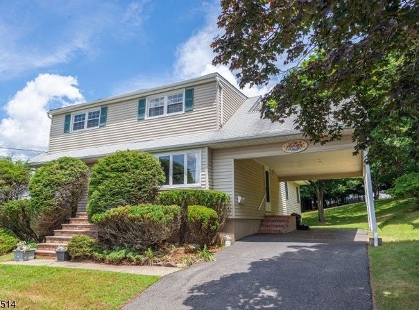 103 Williams Dr, Woodland Park, NJ 07424-2938