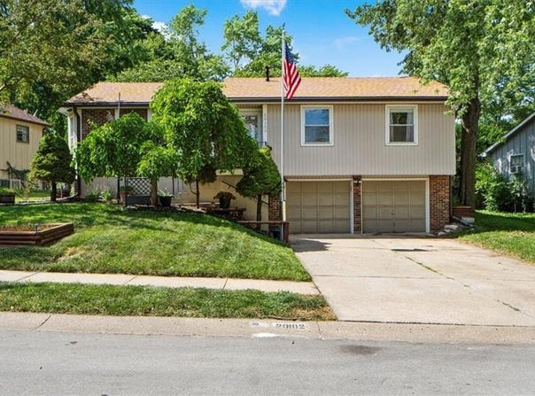 20102 E 14th Street N, Independence, MO 64056