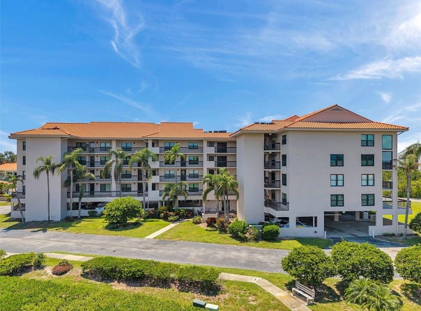 1806 MARINER DRIVE, TARPON SPRINGS, FL 34689
