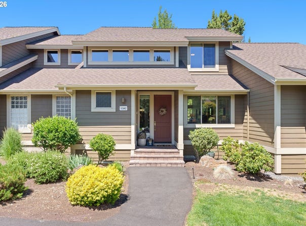 1302 HIGHLAND VIEW Loop, Redmond, OR 97756