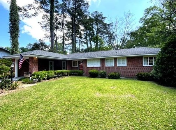 3433 Audubon Dr, Laurel, MS 39443