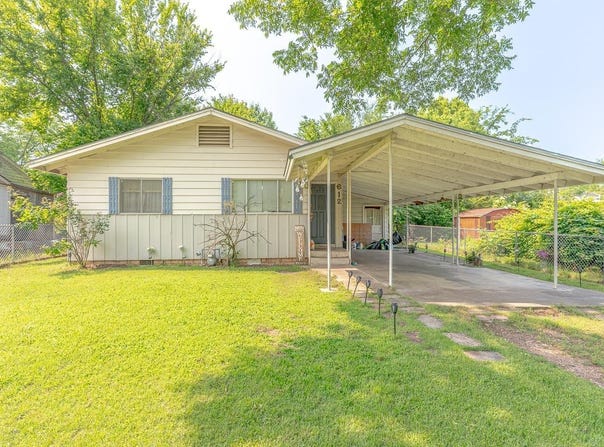 612 E E Street, Russellville, AR 72801