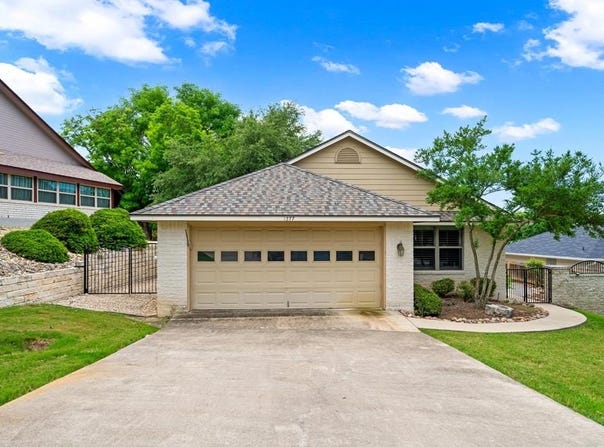1277 Victory Lane, Kerrville, TX 78028