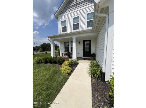 106 Willow Branch Dr, Mt Washington, KY 40047