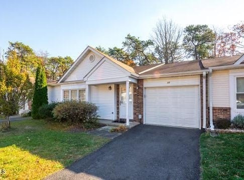 33 Nicole Court, Lakewood, NJ 08701