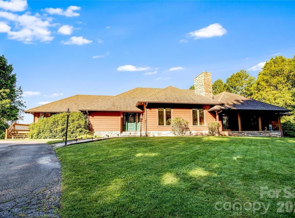 1087 Brigadoon Drive, Clyde, NC 28721