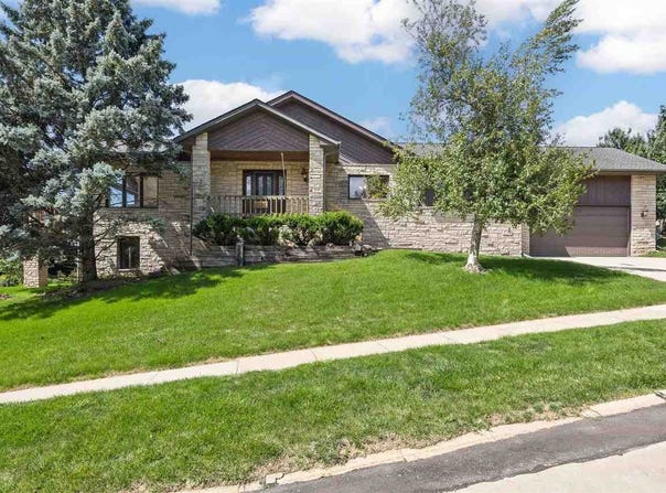 2925 Adirondack Dr NE, CedarRapids, IA 52402