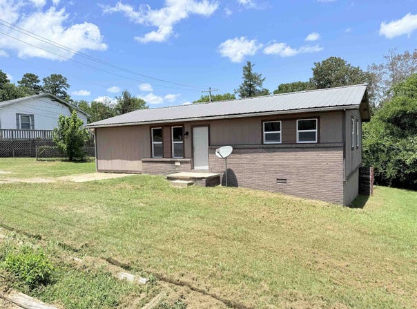175 W Court Street, Melbourne, AR 72556